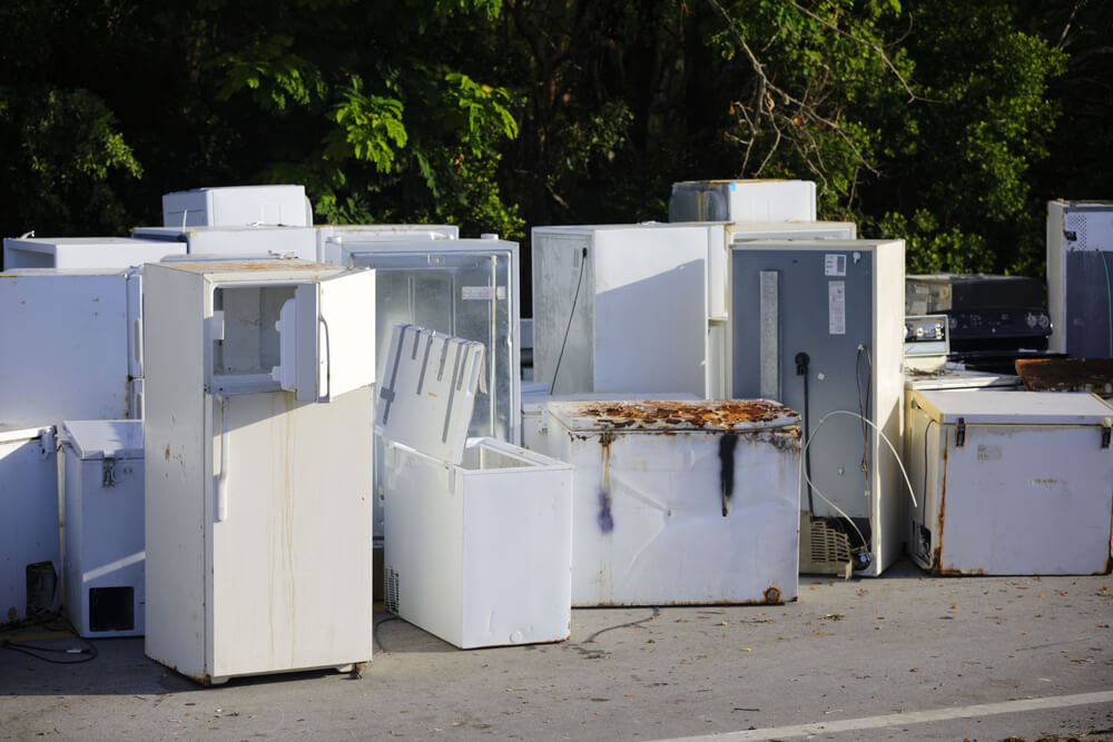 how to dispose of a refrigerator